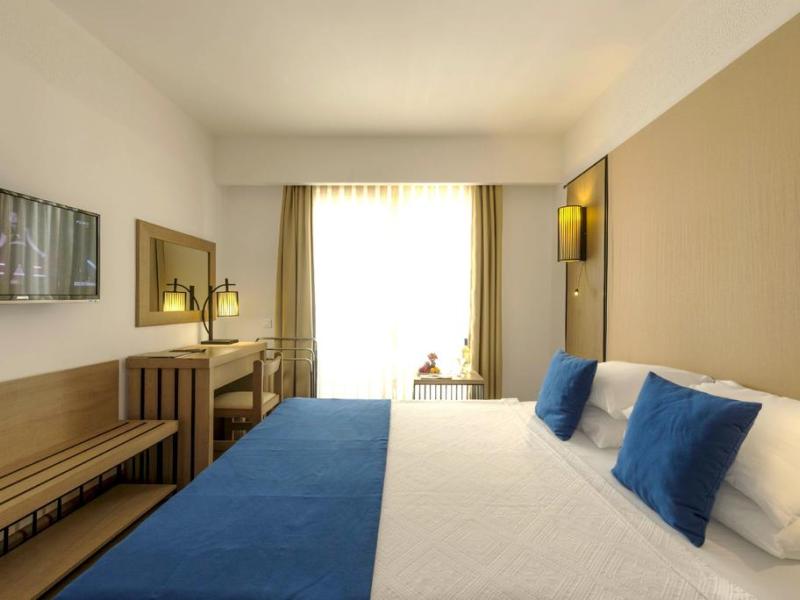 Liv Hotel by Bellazure