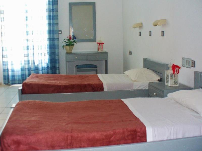 7 Days Studios & Apts