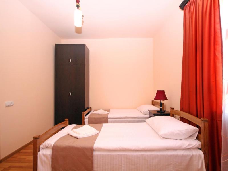 Aurora Hotel