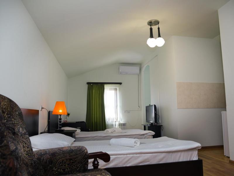 Aurora Hotel
