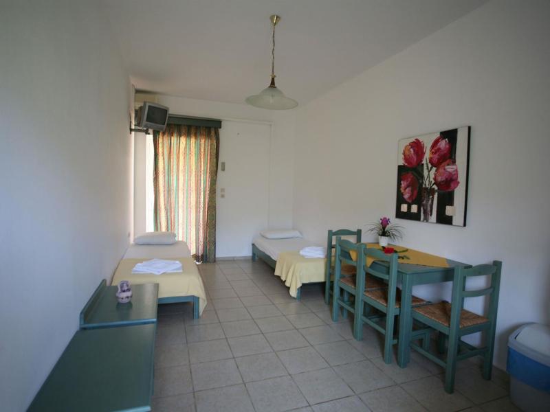 Elpis Studios & Apartments
