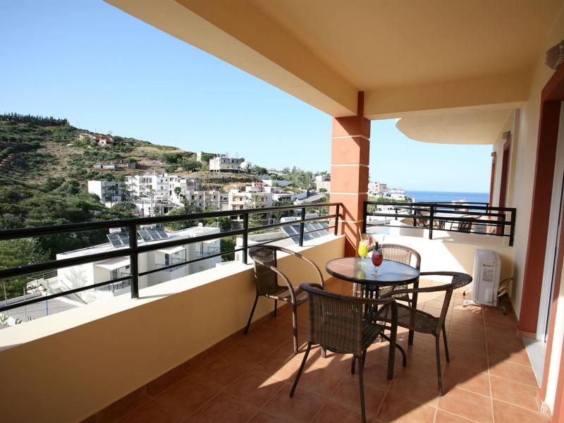 Elpis Studios & Apartments