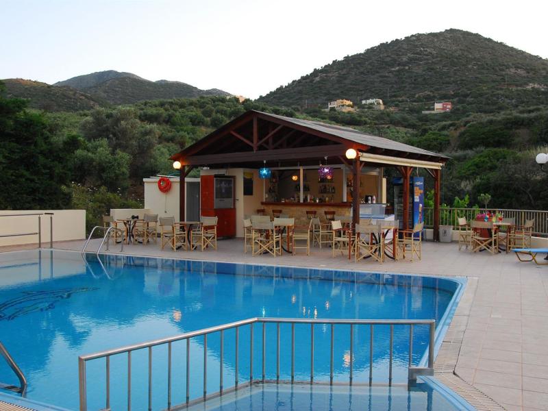 Elpis Studios & Apartments