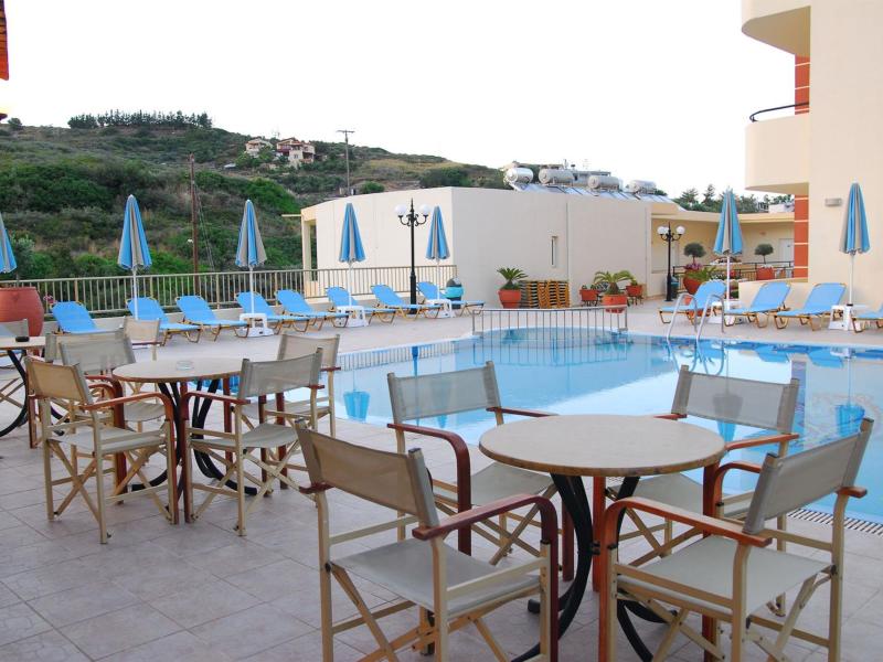 Elpis Studios & Apartments