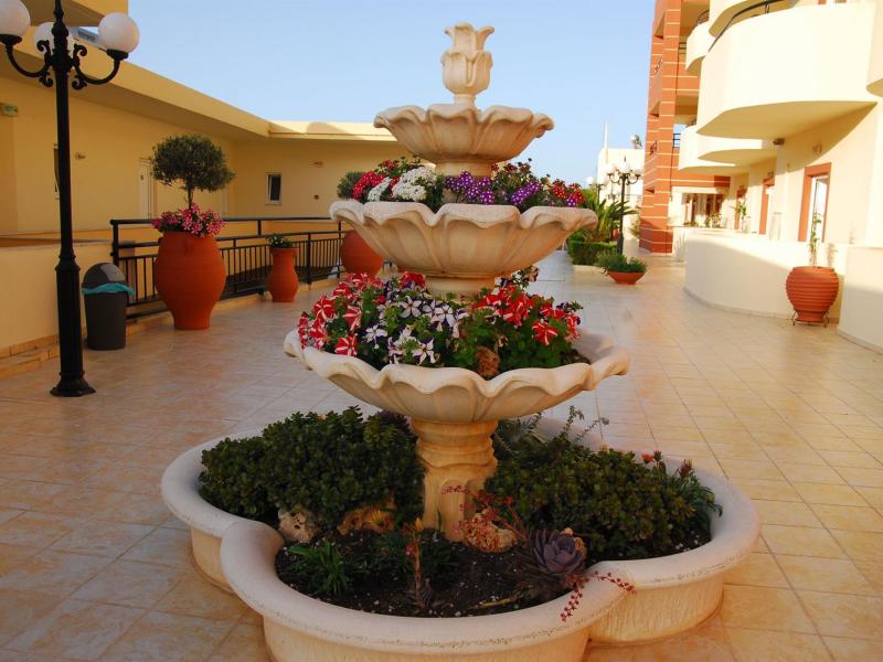 Elpis Studios & Apartments