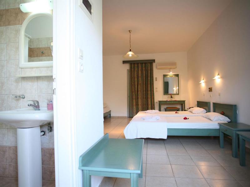 Elpis Studios & Apartments
