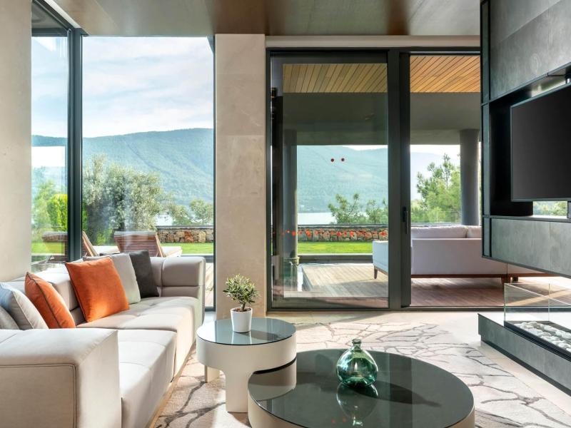 Lujo Art & Joy Hotel