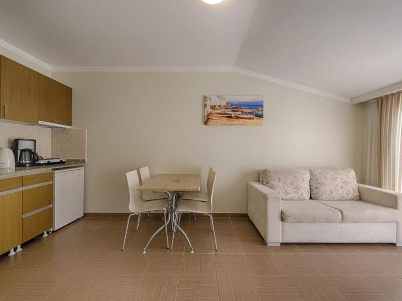 Akalia Suite Hotel & Spa