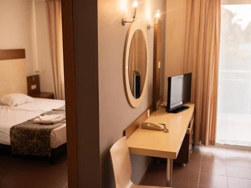 Akalia Suite Hotel & Spa