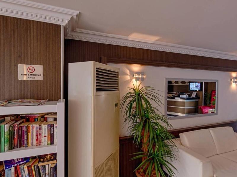 Akalia Suite Hotel & Spa