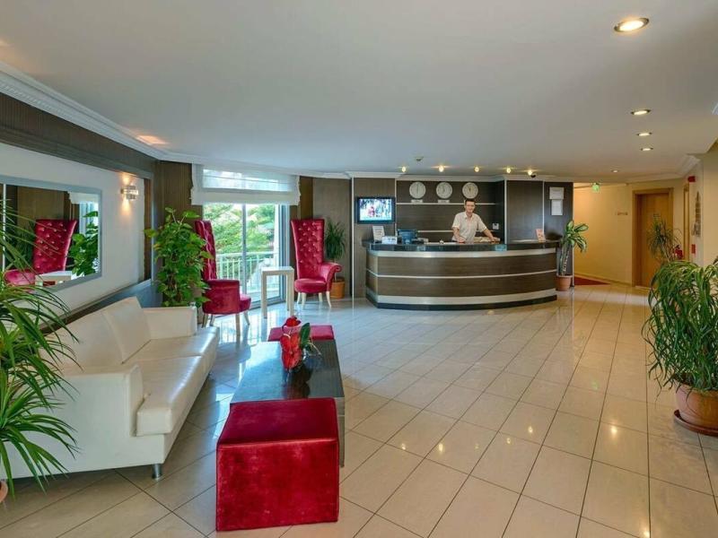 Akalia Suite Hotel & Spa