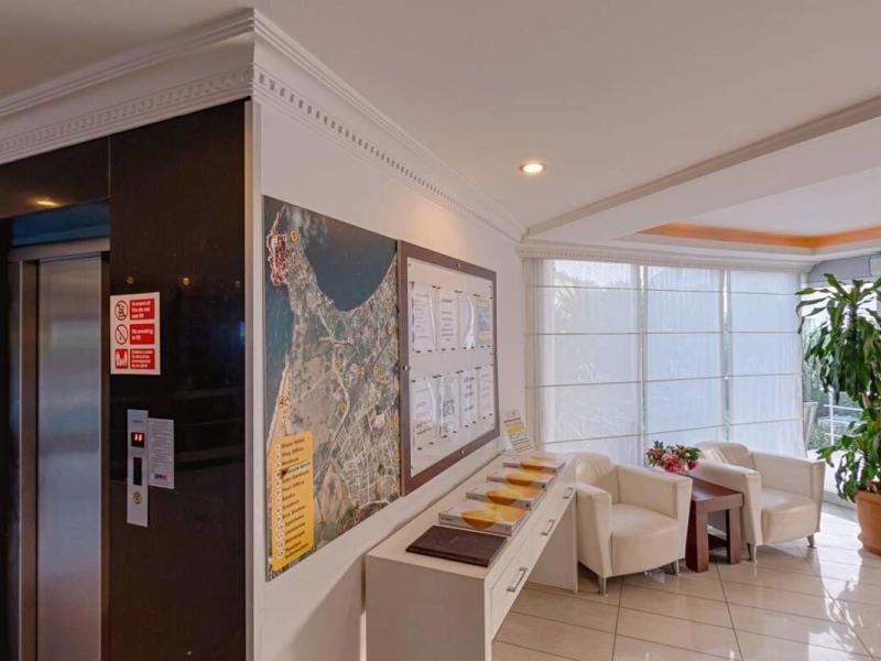 Akalia Suite Hotel & Spa