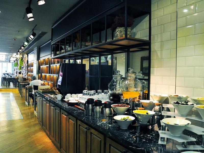 Grand Aras Hotel & Suites