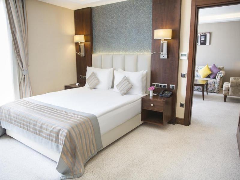 Grand Aras Hotel & Suites