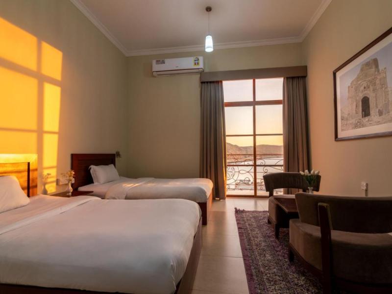 Al Ayjah Plaza Hotel