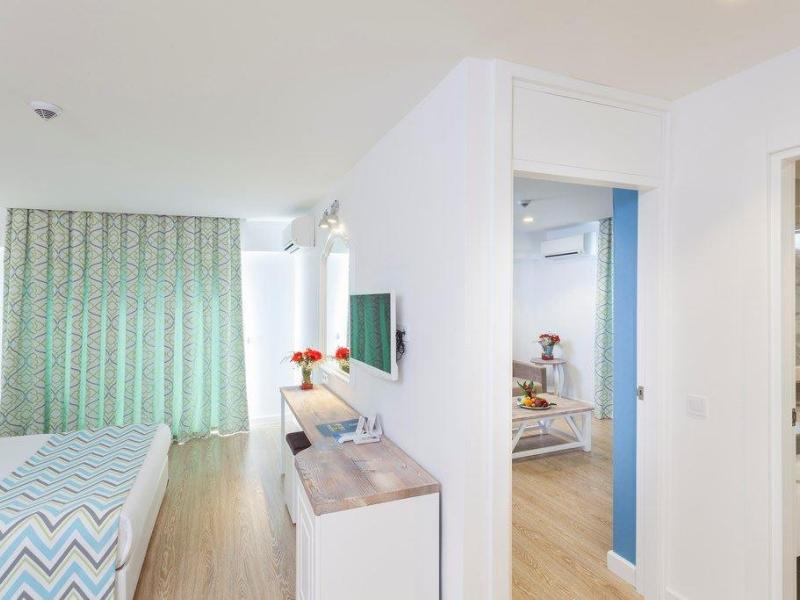 Iz Flower Side Beach