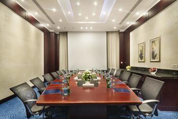 Hilton Alexandria Green Plaza