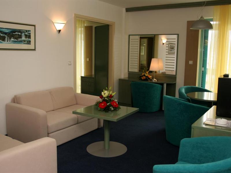 Dalmacija Sunny Hotel by Valamar