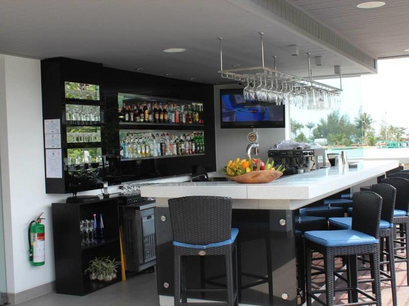 Lets Phuket Twin Sands Resort & Spa