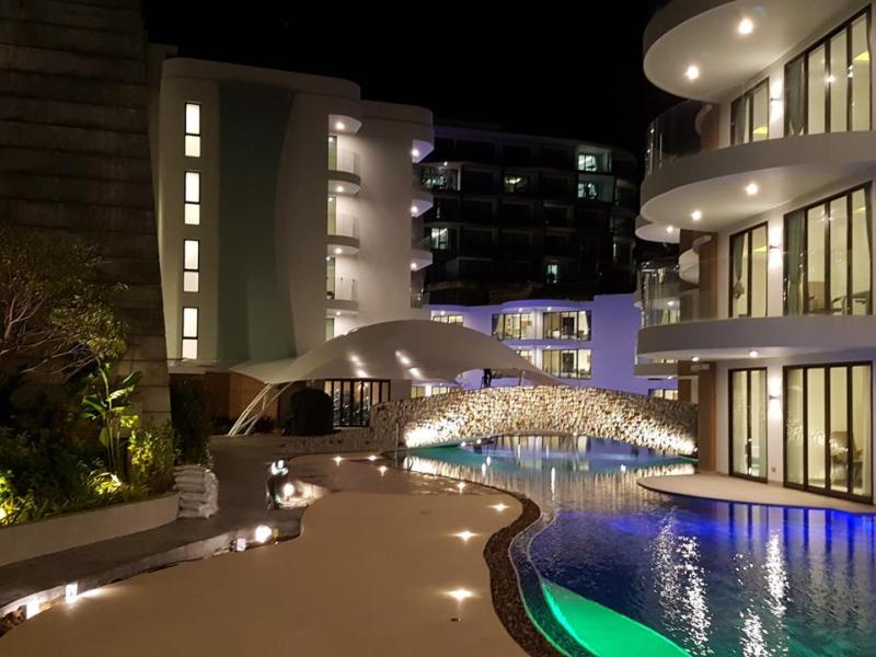 Lets Phuket Twin Sands Resort & Spa