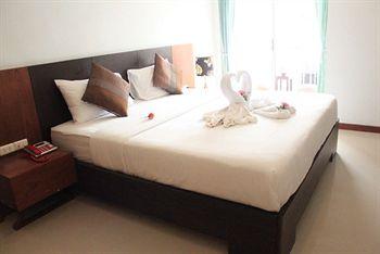 Deva Patong Suites Hotel