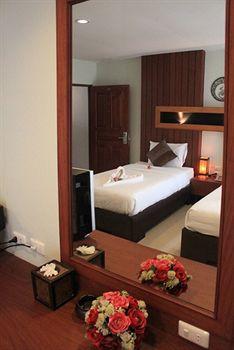 Deva Patong Suites Hotel