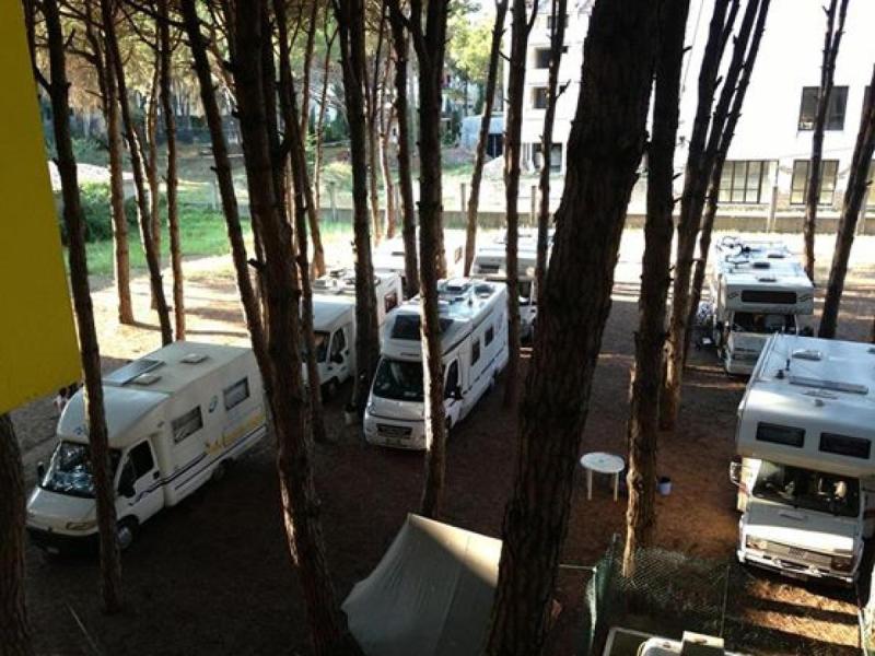 Mali I Robit Hotel Camping