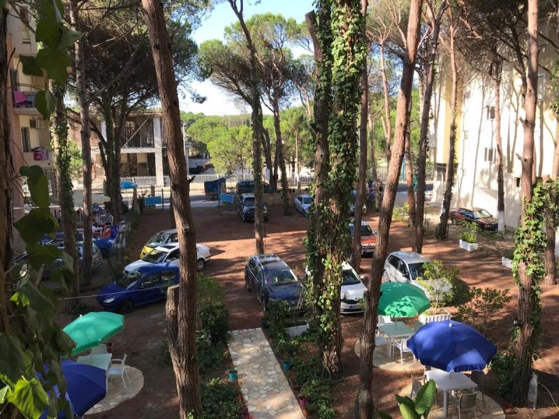 Mali I Robit Hotel Camping
