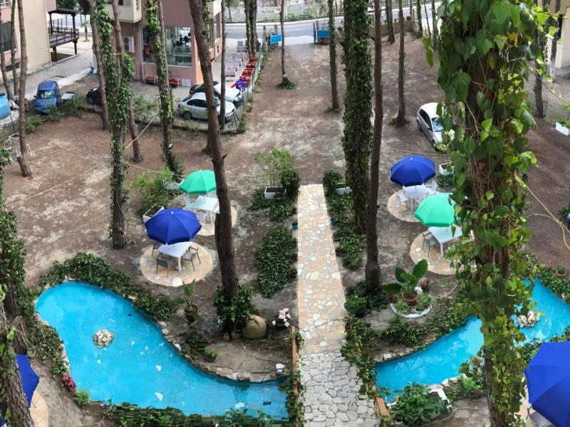 Mali I Robit Hotel Camping