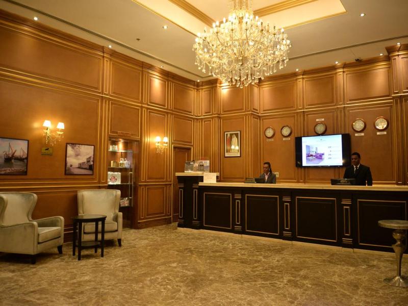 Strato Hotel By Warwick