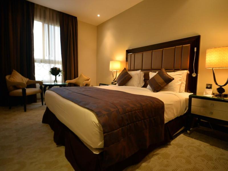 Strato Hotel By Warwick