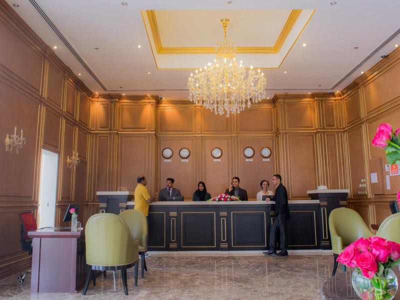 Strato Hotel By Warwick