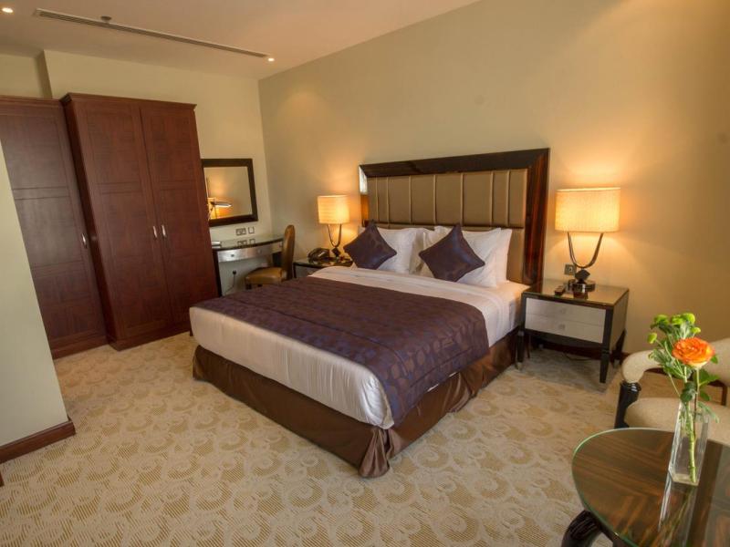 Strato Hotel By Warwick