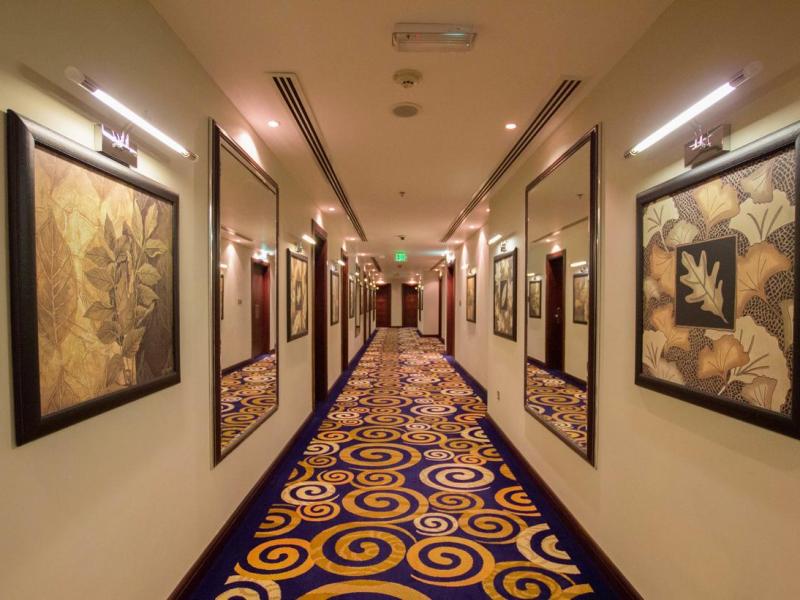 Strato Hotel By Warwick