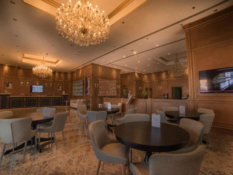 Strato Hotel By Warwick