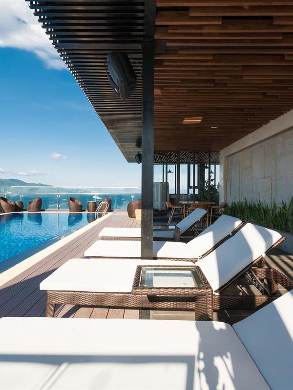 Pavilion Hotel