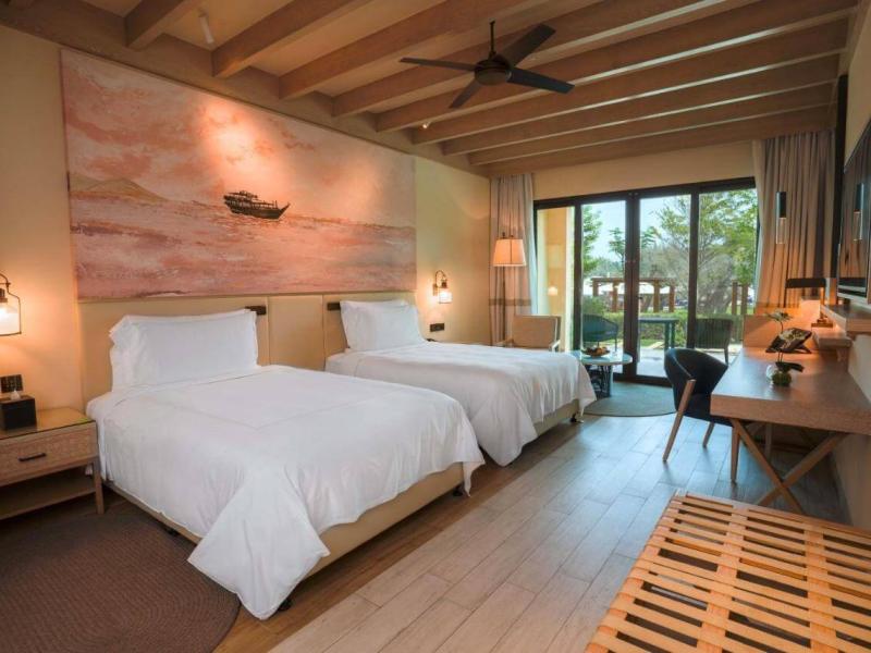 Saadiyat Rotana Resort & Villas