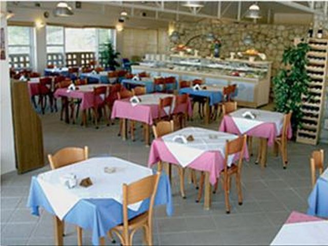 Daphne Holiday Club