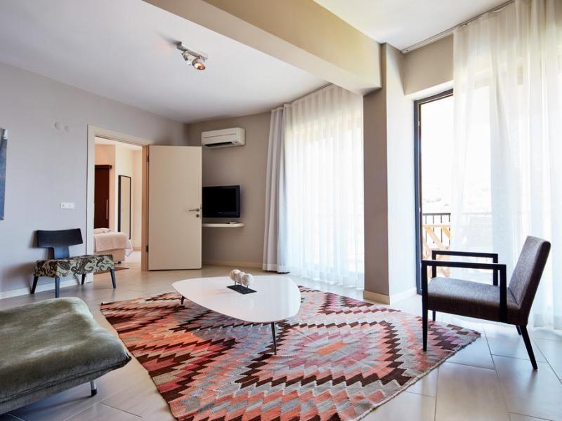 Med-Inn Boutique Hotel