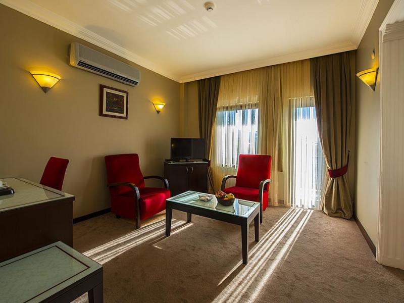 Iris Hotel
