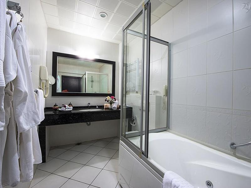 Iris Hotel