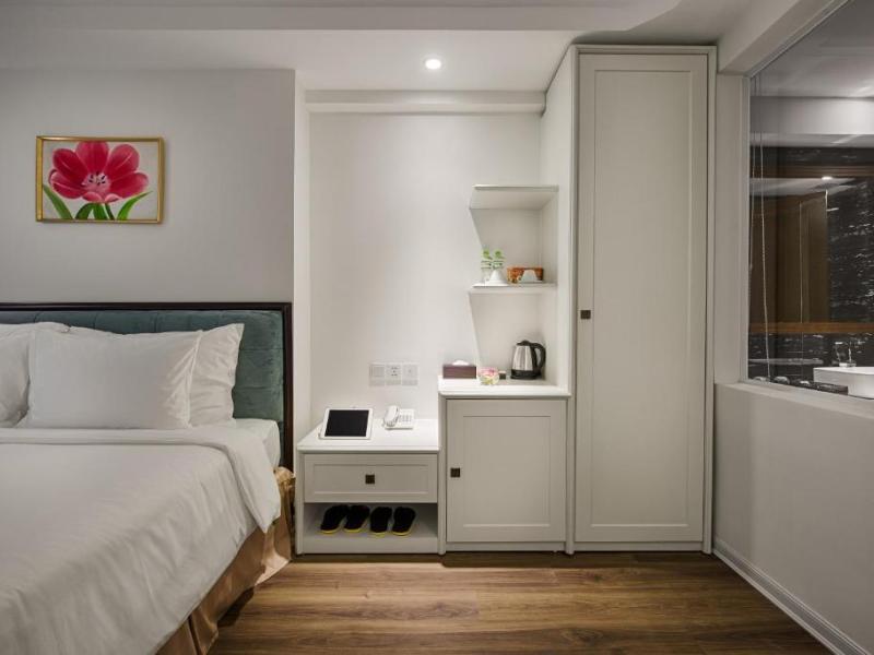 Adaline Hotel & Suites