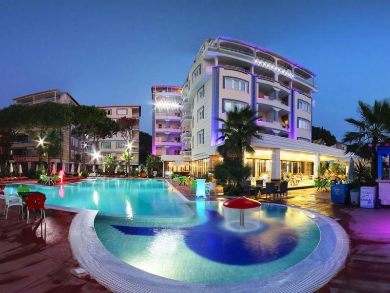 Grand Blue Fafa Resort