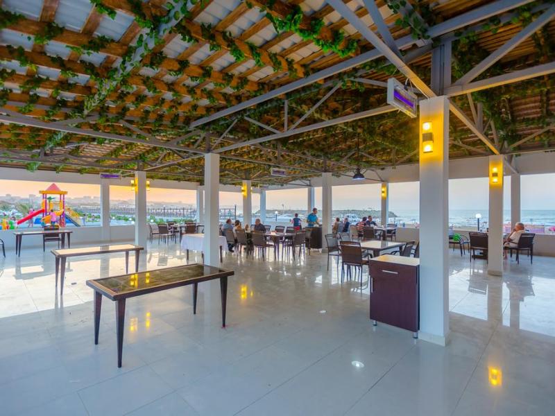 Delmar Hotel & Residence