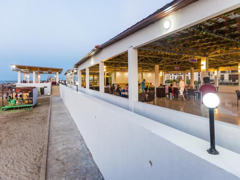 Delmar Hotel & Residence