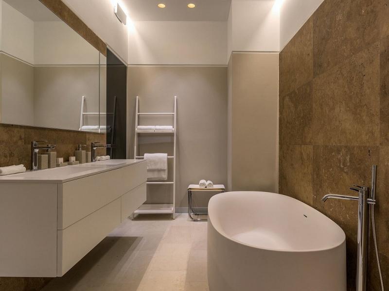 Crystal House Suite Hotel & Spa
