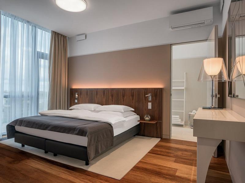 Crystal House Suite Hotel & Spa