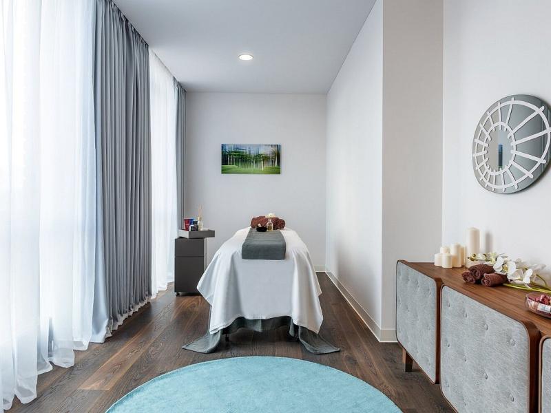 Crystal House Suite Hotel & Spa