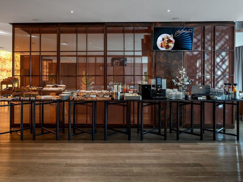 Crystal House Suite Hotel & Spa