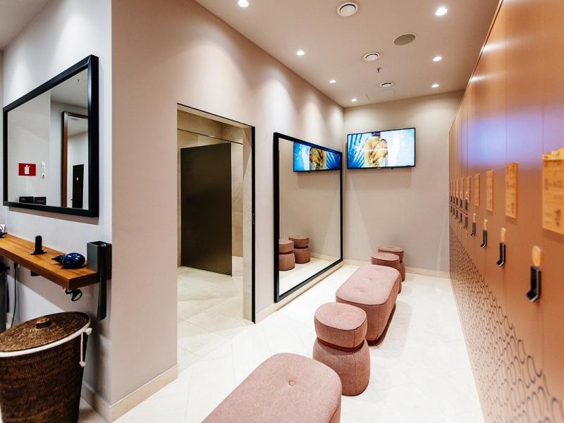 Crystal House Suite Hotel & Spa